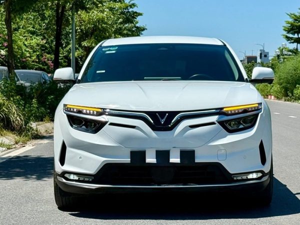 Vinfast VF8 Eco GF 2022 - Màu Trắng